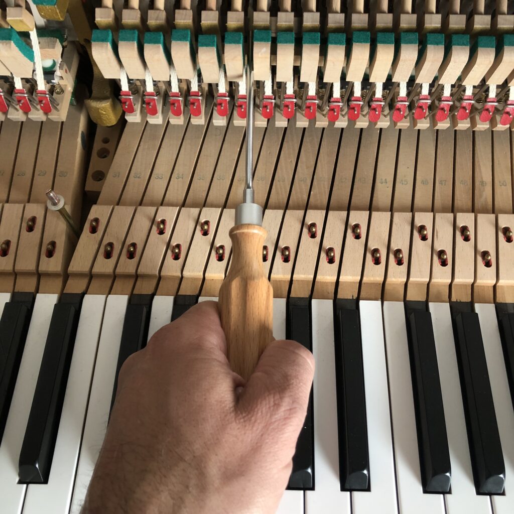 regulación de pianos en Cataluña – Pianos Carretto